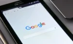 Android telefon ayarlarında Google Asistan kapatma adımlarını gösteren ekran görünümü