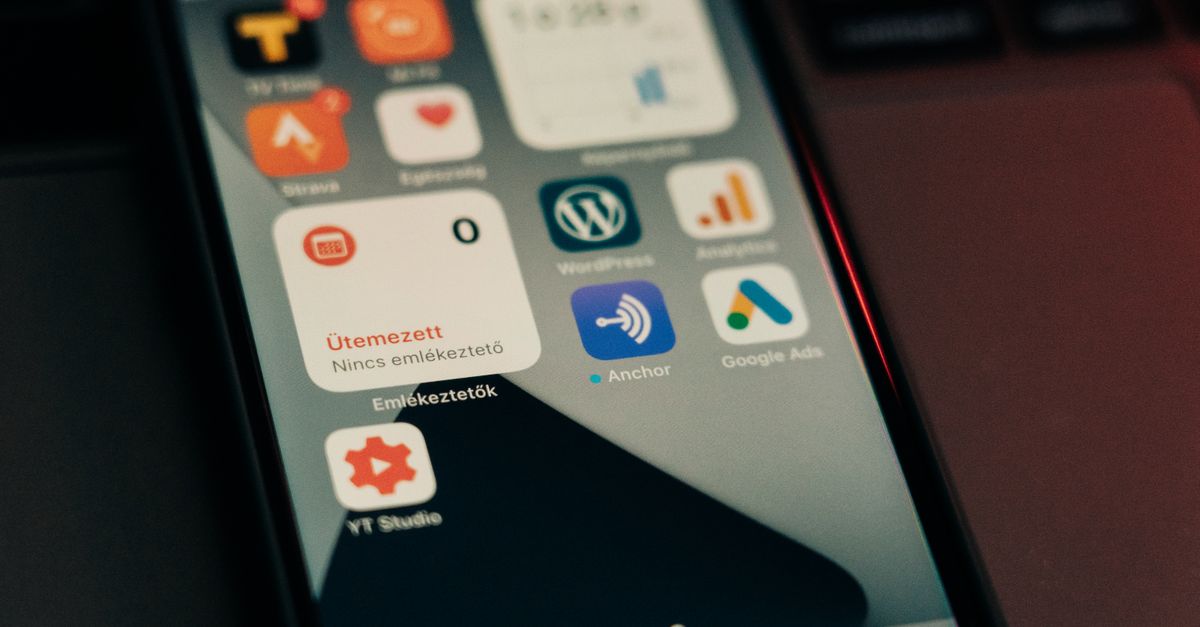 Canlı Maç Skorlarını Telefonda Takip Etme: Bildirimleri Gereksiz Uyarılara Dönüştürmeden Yönetme